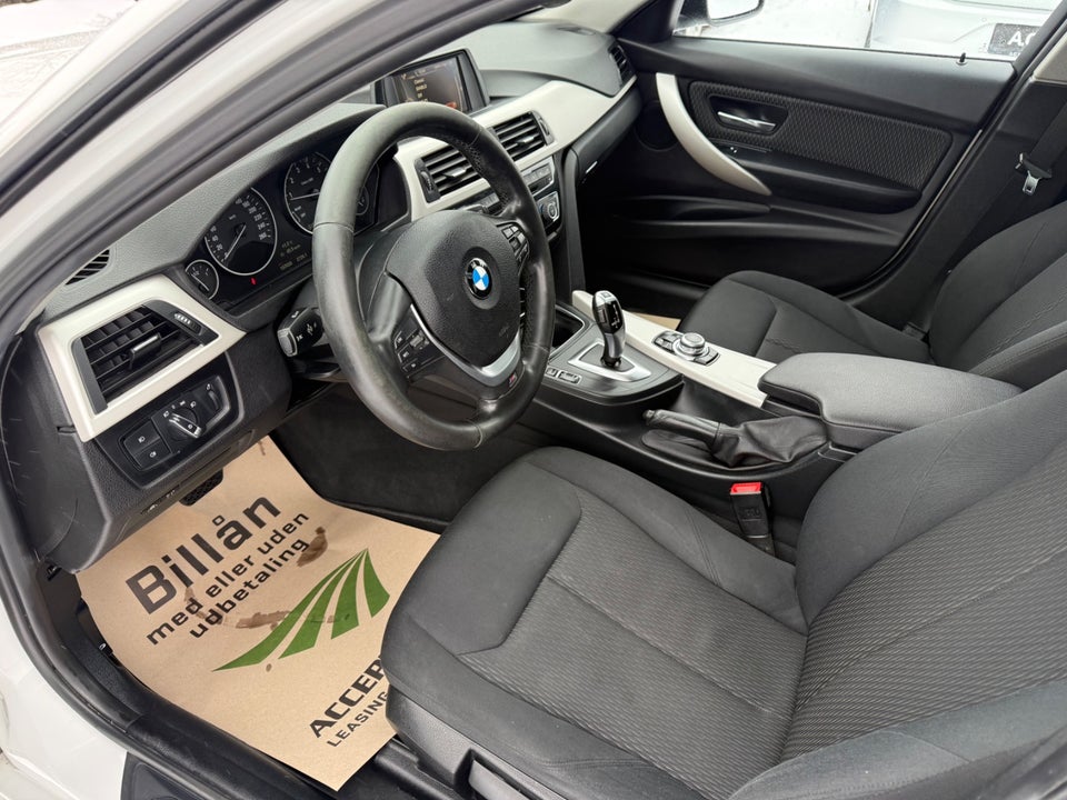 BMW 330i 2,0 Touring aut. 5d