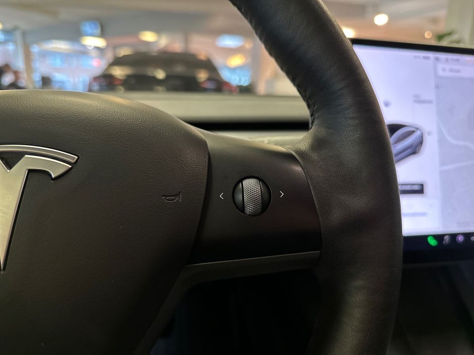 Tesla Model 3 Long Range AWD 4d