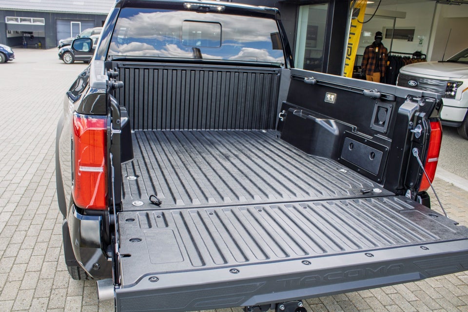 Toyota Tacoma 2,4 Hybrid Off-Road Premium aut. 4x4 4d