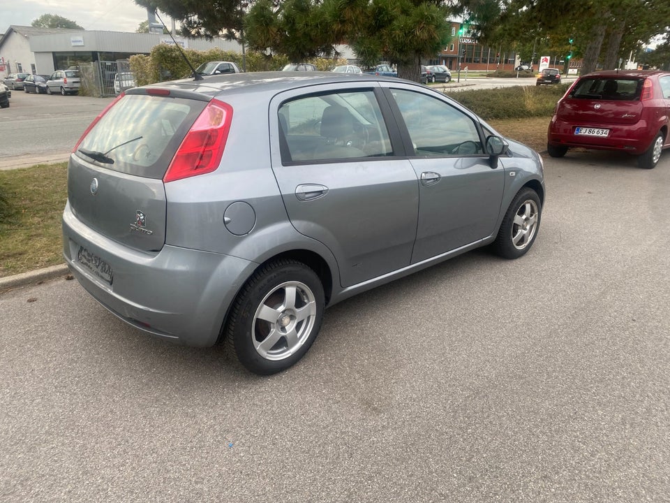 Fiat Grande Punto 1,4 Dynamic 5d