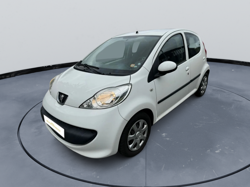 Peugeot 107 1,0 Urban 5d