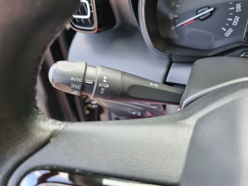 Citroën C3 Aircross 1,6 BlueHDi 100 Shine 5d