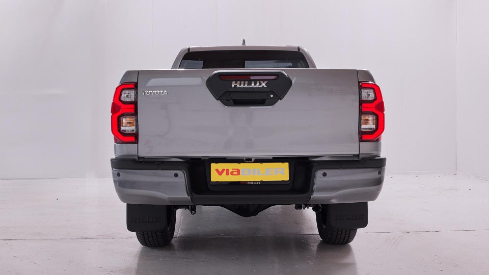 Toyota HiLux 2,8 D T4 Invincible Db.Kab aut. 4d