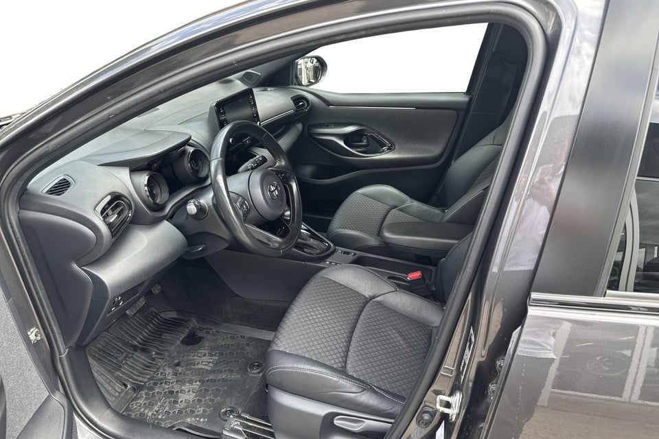 Toyota Yaris 1,5 Hybrid H3 Style e-CVT 5d