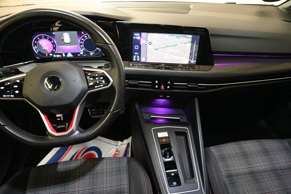 VW Golf VIII 2,0 GTi DSG 5d