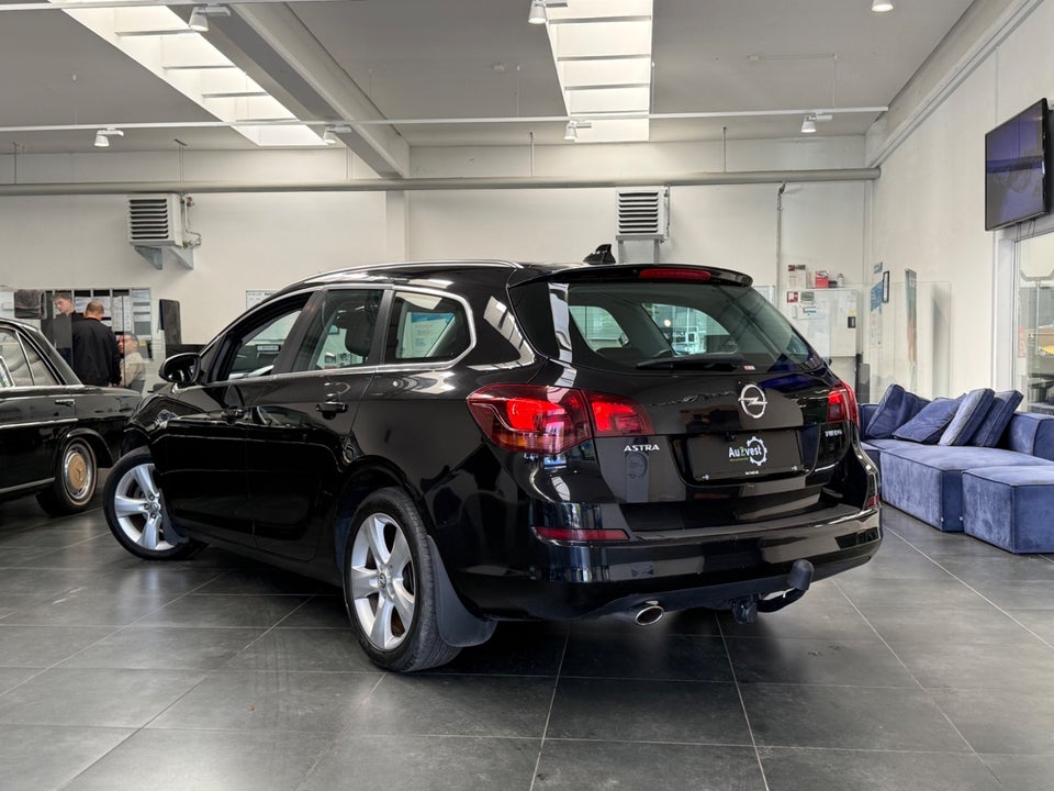 Opel Astra 1,4 T 140 Enjoy Sports Tourer aut. 5d