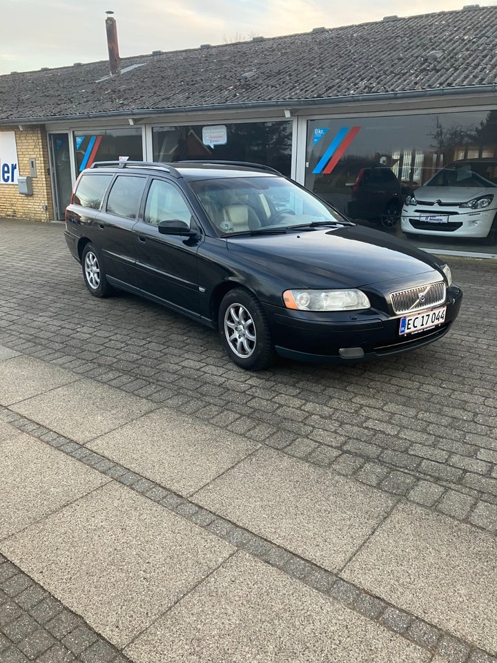 Volvo V70 2,4 140 Momentum aut. 5d