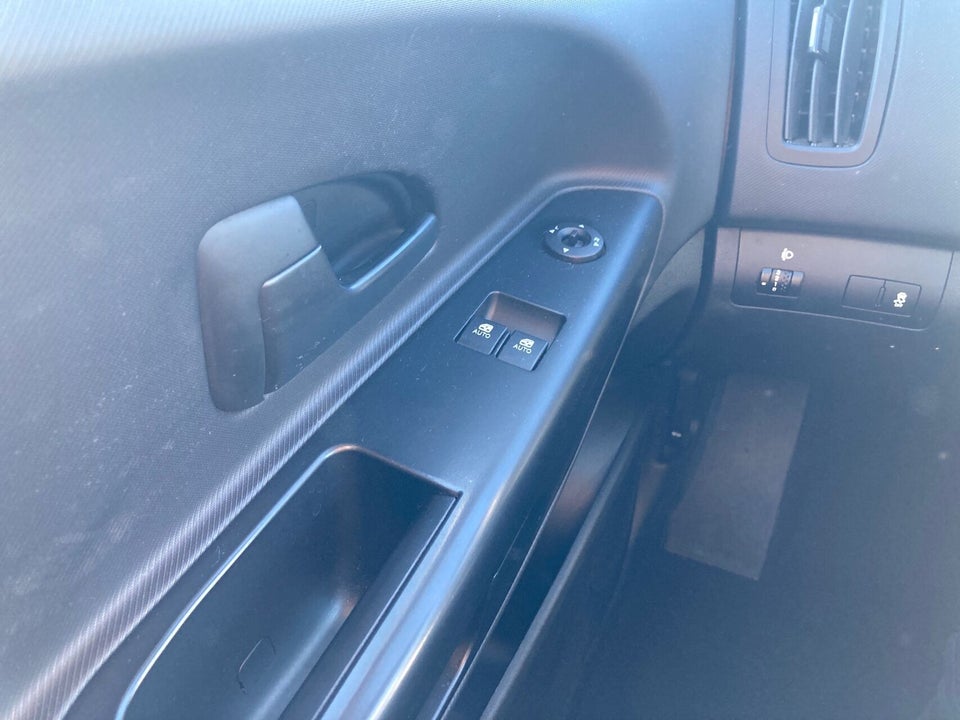 Kia Ceed 1,6 CVVT Motion aut. 5d