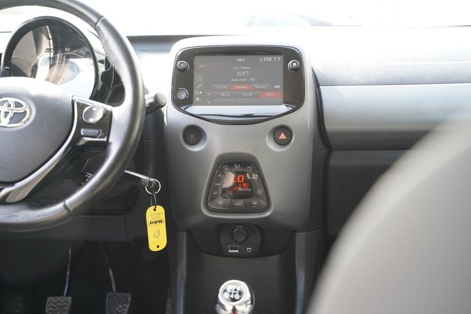 Toyota Aygo 1,0 VVT-i x-press 5d