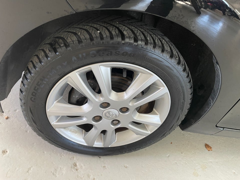 Toyota Aygo 1,0 VVT-i x-play 5d