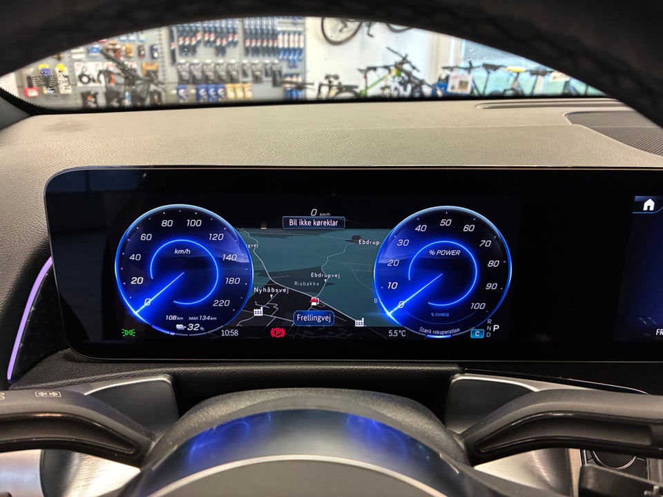 Mercedes EQB300 Progressive Advance 4Matic 5d