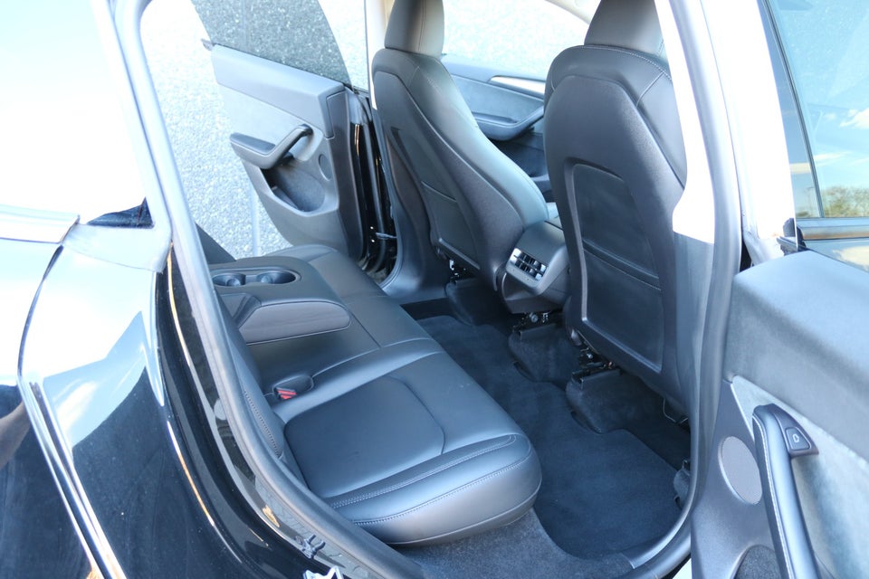 Tesla Model Y RWD 5d