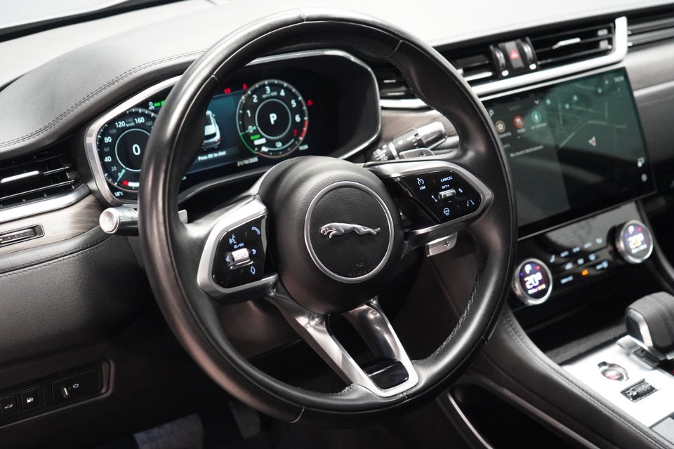 Jaguar F-Pace 2,0 P400e Signature S aut. 5d