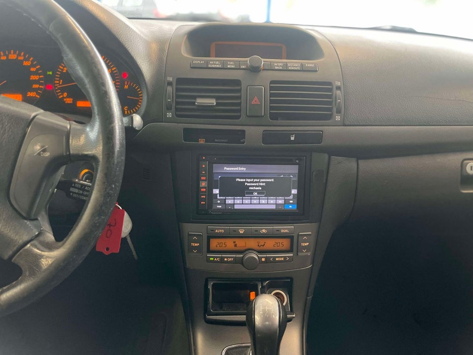 Toyota Avensis 2,0 Sol stc. 5d