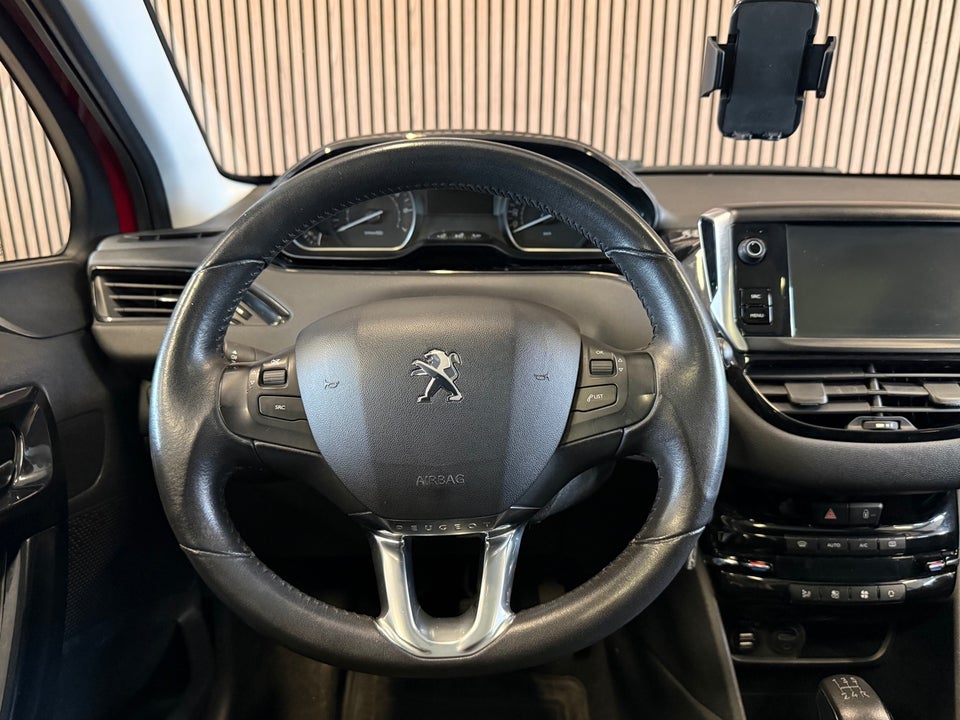 Peugeot 208 1,2 VTi 82 Allure Sky 5d