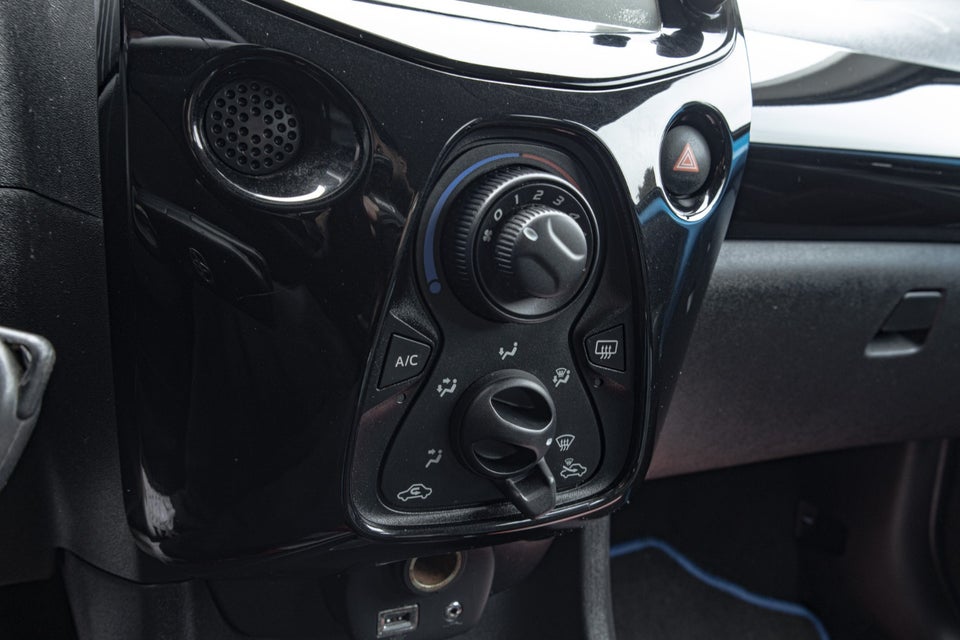 Toyota Aygo 1,0 VVT-i x-cite 5d