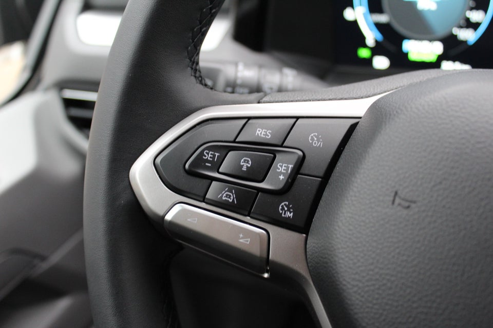 VW e-Caravelle Life SWB