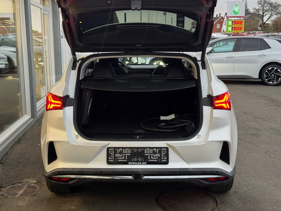 MG Marvel R Performance 5d