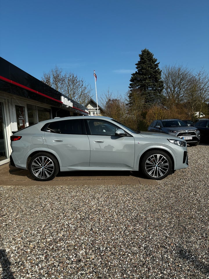 BMW iX2 eDrive20 M-Sport 5d