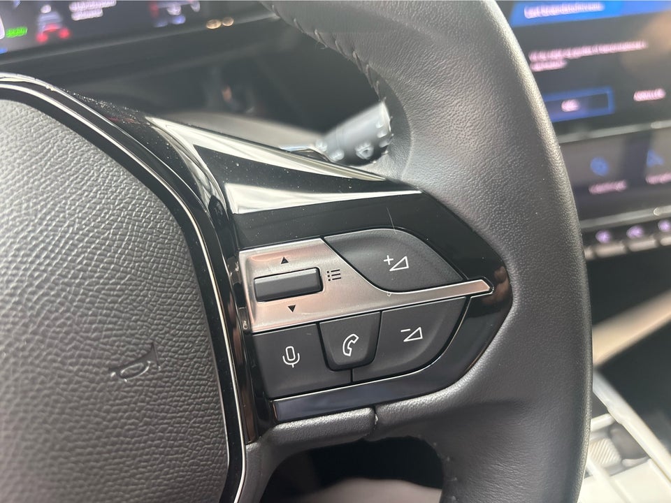 Peugeot 308 1,6 Hybrid First Selection+ EAT8 5d
