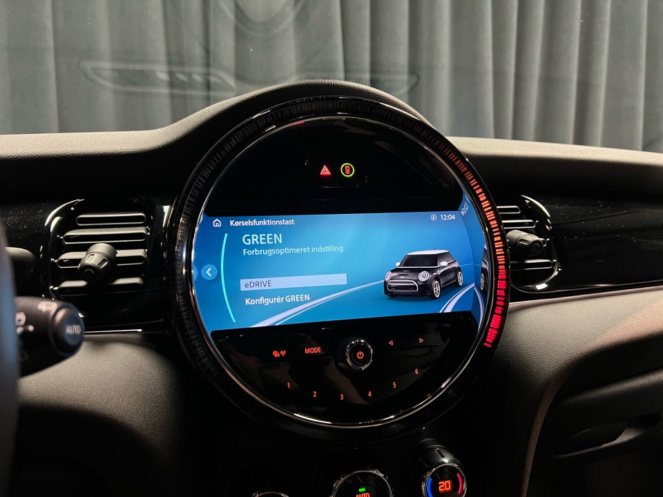 MINI Cooper SE Essential 3d