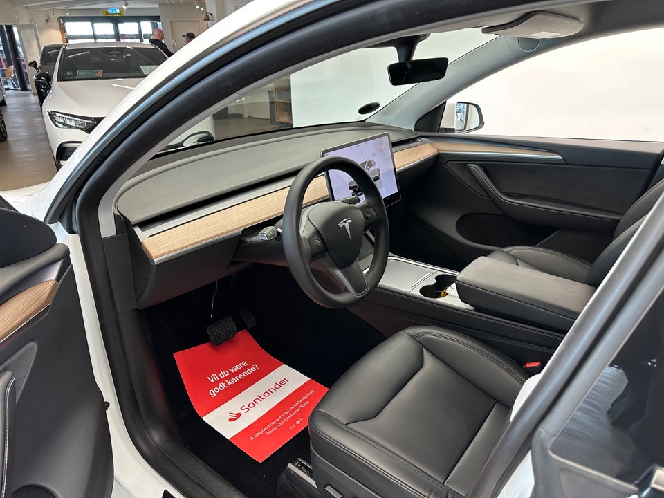 Tesla Model Y Long Range AWD 5d