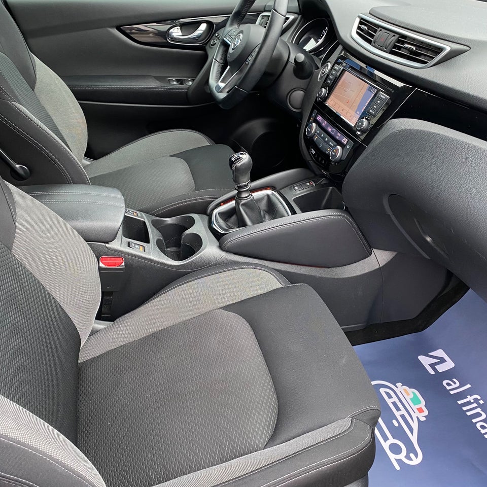 Nissan Qashqai 1,3 Dig-T 140 N-Connecta 5d