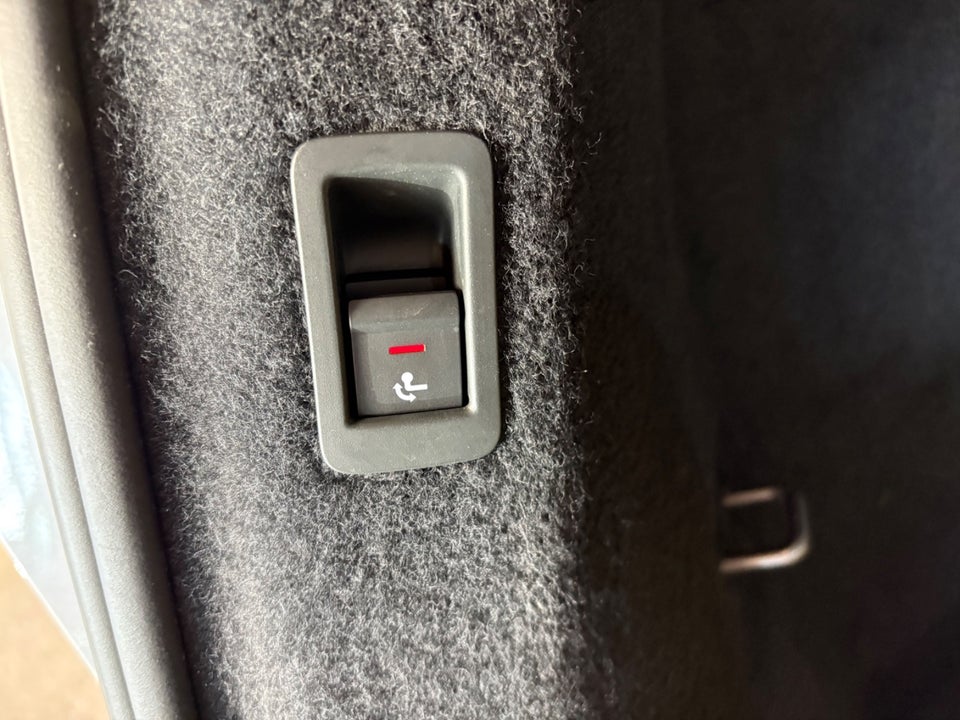 Audi Q4 e-tron 40 Advanced 5d