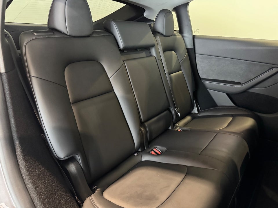 Tesla Model Y Long Range RWD 5d