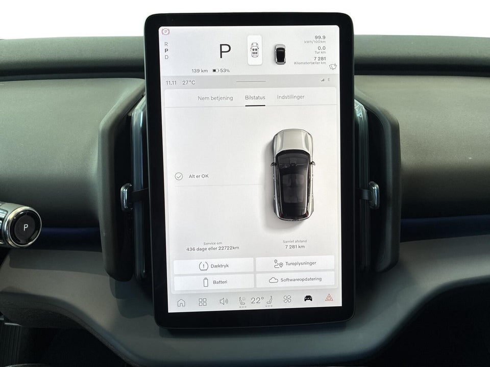 Volvo EX30 Standard Range Plus 5d