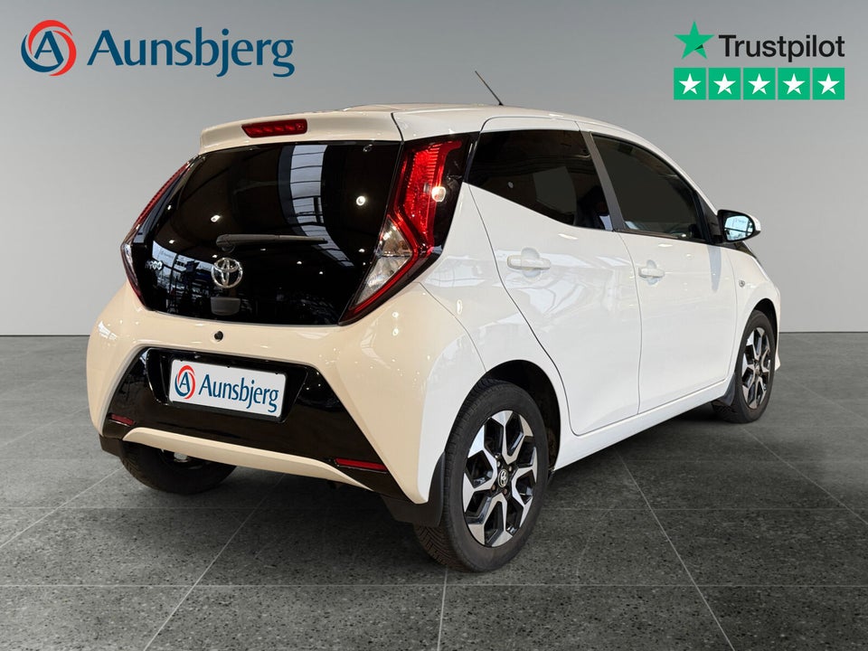 Toyota Aygo 1,0 VVT-i x-press 5d