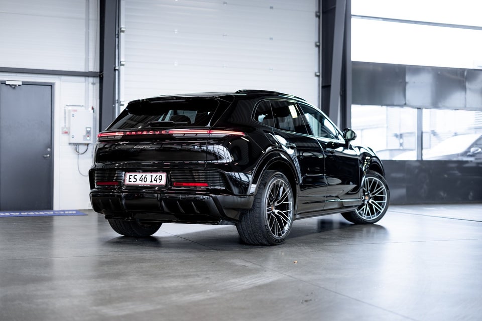 Porsche Cayenne Electric 5d