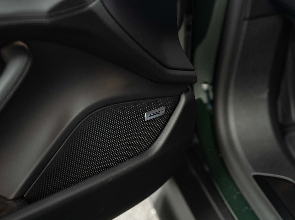 Porsche Taycan 4 Performance+ Black Edition 4d