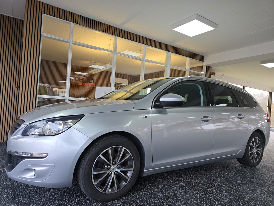 Peugeot 308 1,6 BlueHDi 120 Style SW 5d