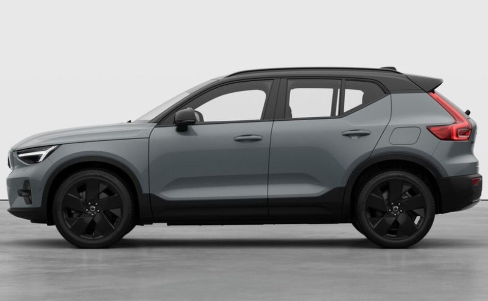 Volvo EX40 Extended Range Black Edition Excess 5d