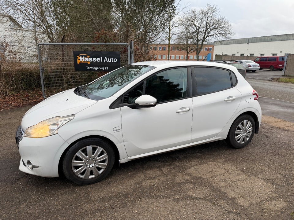 Peugeot 208 1,6 e-HDi 92 Active 5d