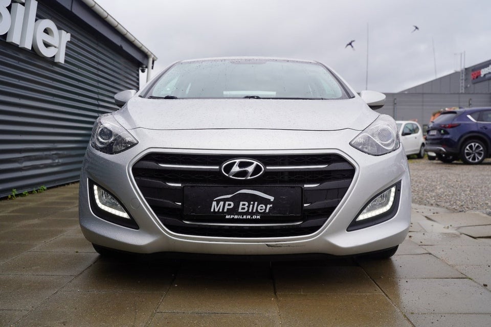 Hyundai i30 1,6 CRDi 110 Trend 5d