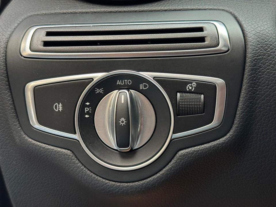 Mercedes C300 d 2,0 AMG Line stc. aut. 5d