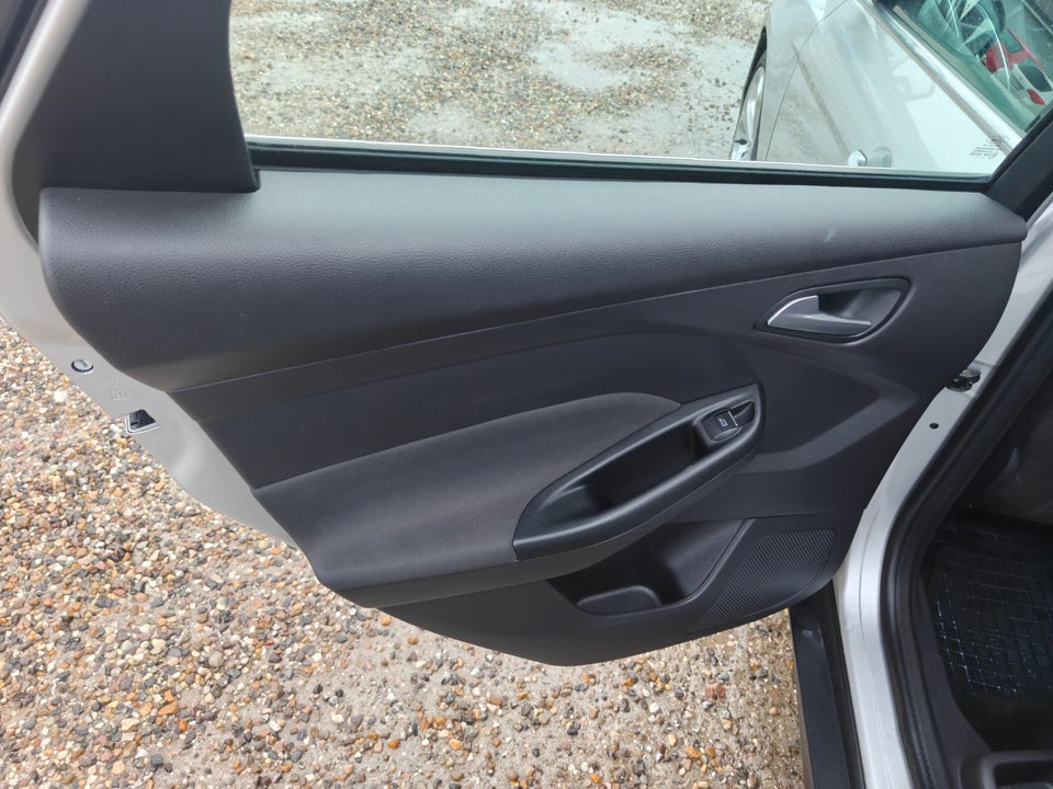 Ford Focus 1,6 TDCi 115 Titanium 5d