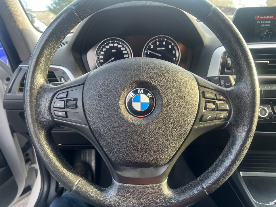 BMW 118i 1,5 Advantage aut. 5d