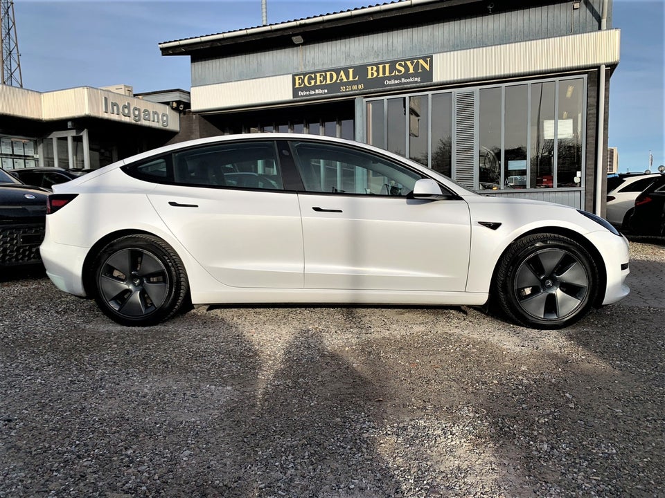 Tesla Model 3 Standard Range+ RWD 4d