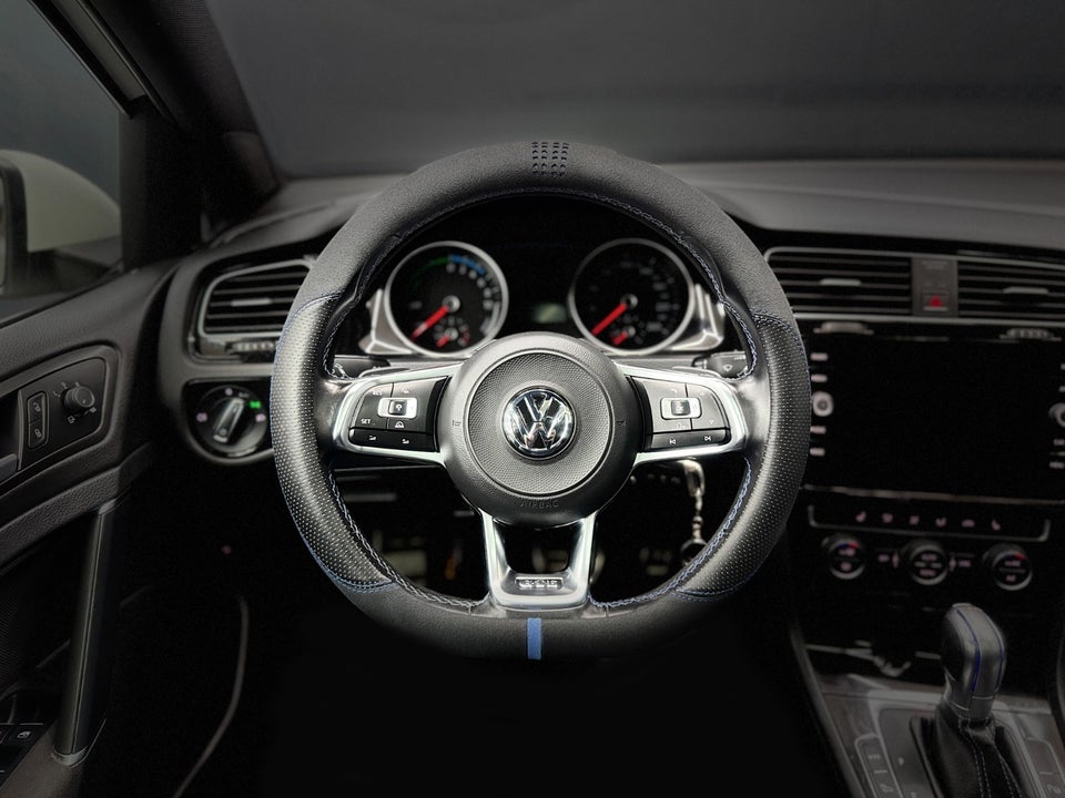 VW Golf VII 1,4 GTE DSG 5d