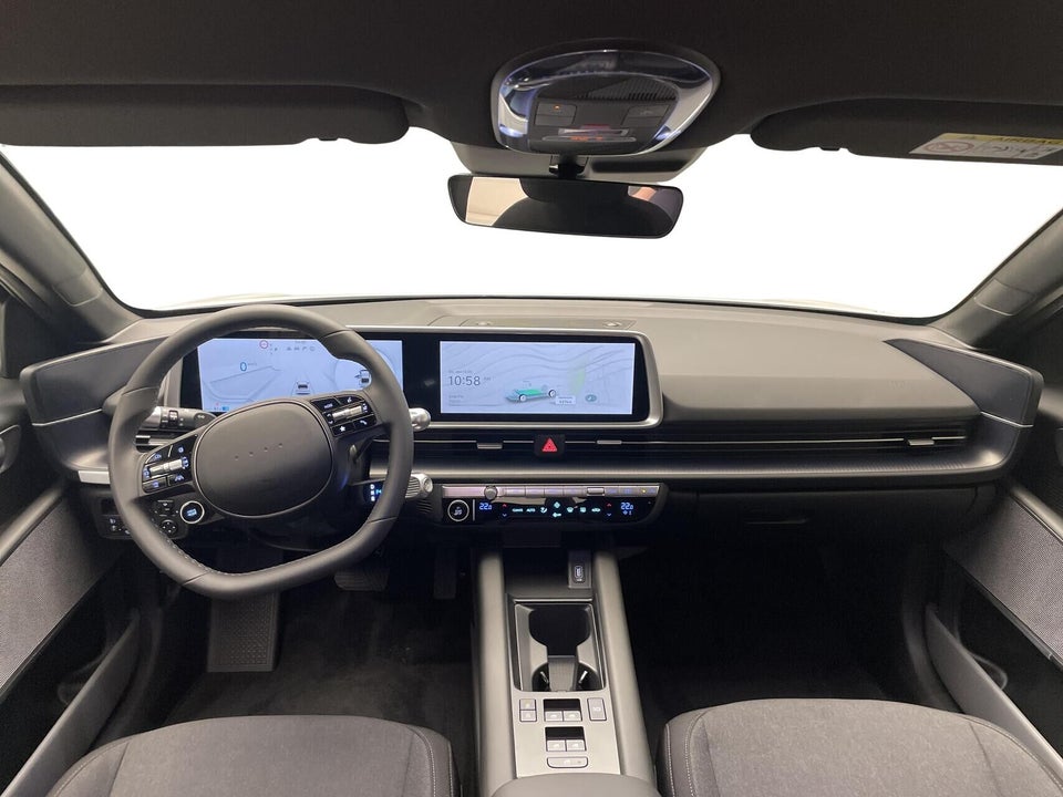 Hyundai Ioniq 6 77 Essential 4d