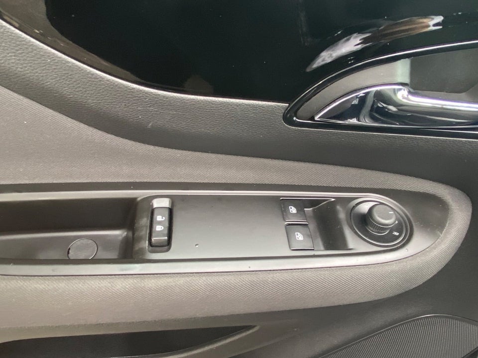 Opel Mokka X 1,6 Essentia 5d