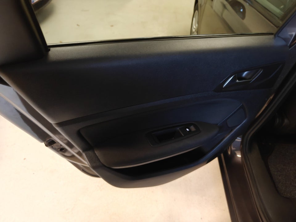 Peugeot 308 1,2 e-THP 110 Active SW 5d