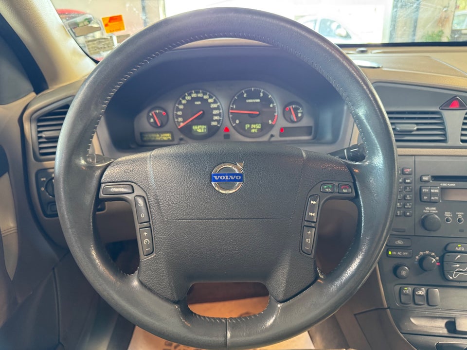 Volvo V70 2,4 D5 163 Momentum aut. 5d