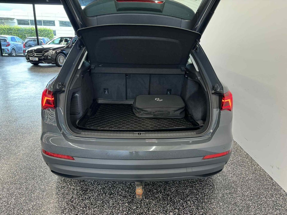 Audi Q3 45 TFSi e Attitude plus S-tr. 5d