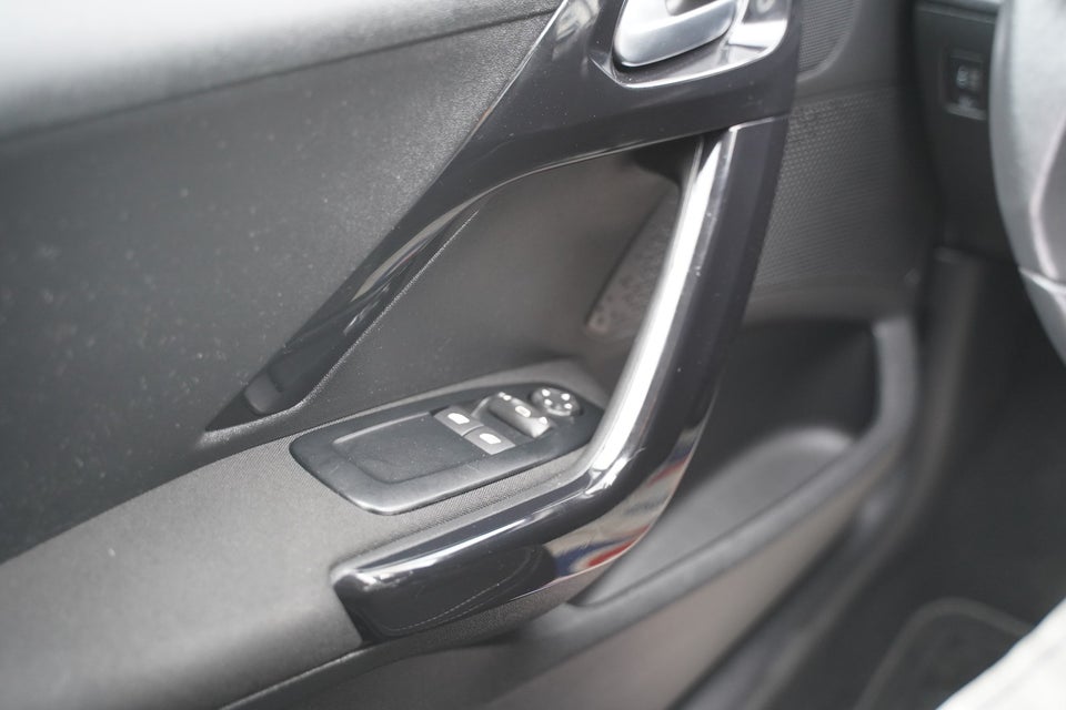 Peugeot 208 1,5 BlueHDi 100 Envy 5d