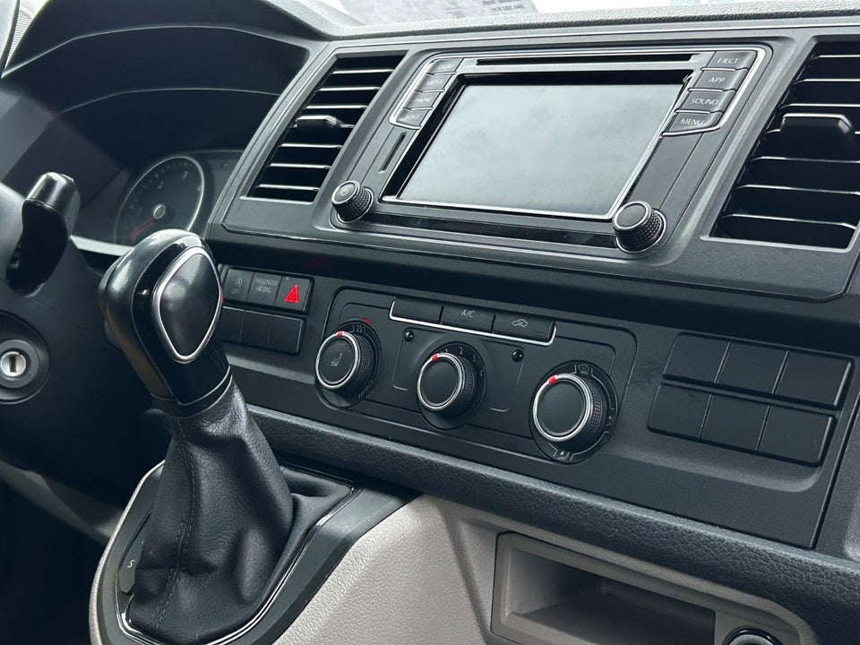 VW Transporter 2,0 TDi 150 Kassevogn DSG lang