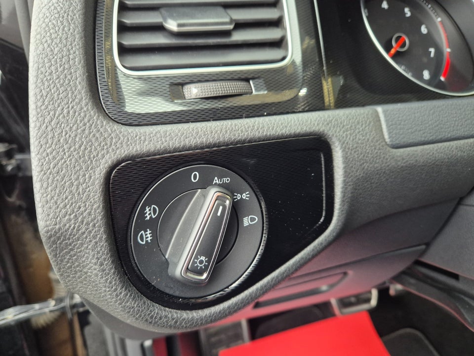 VW Golf VII 2,0 GTi DSG BMT 5d